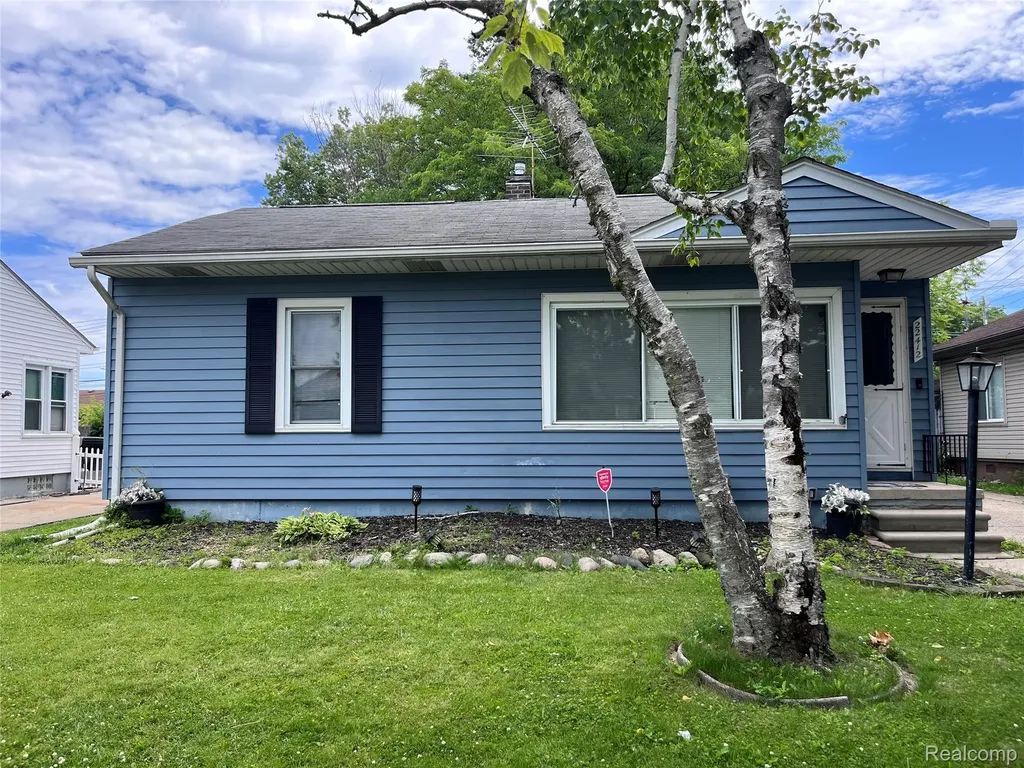 22412 Schroeder Avenue Eastpointe City MI 48021