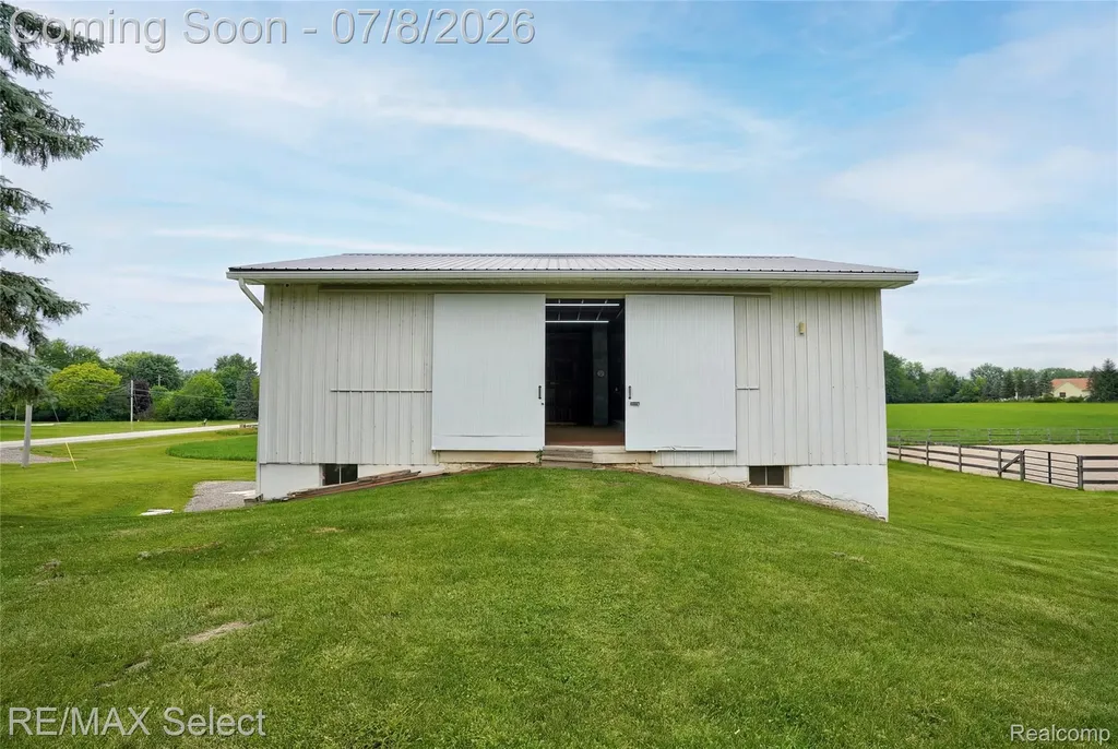 11025 Davison Road Davison Township MI 48423