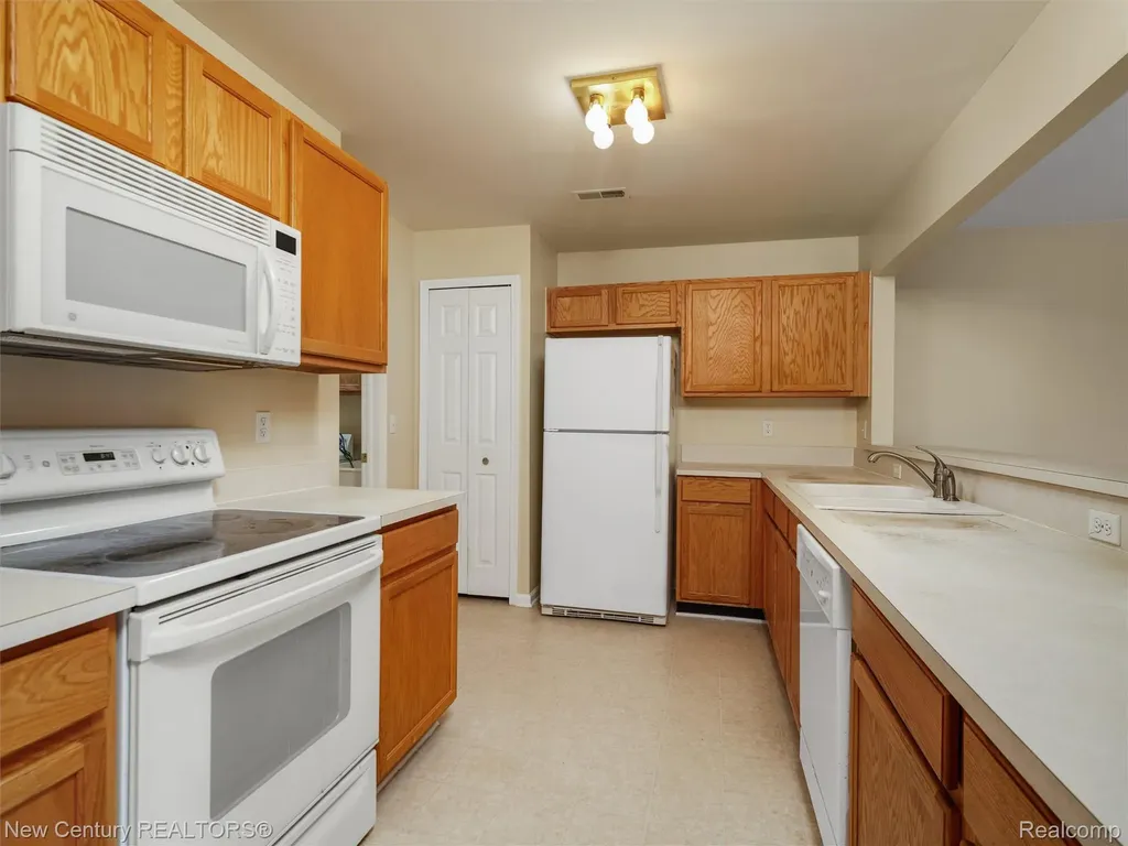 16476 Radison Drive Macomb Township MI 48044