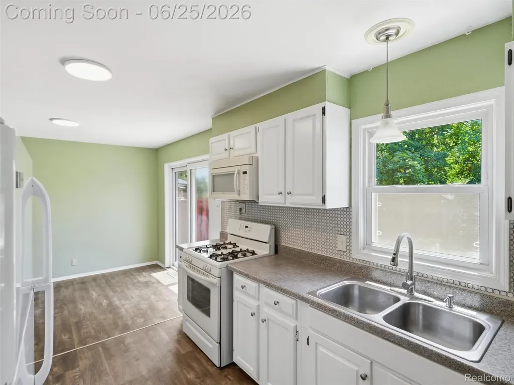 1170 Jay Avenue York Charter Township MI 48198