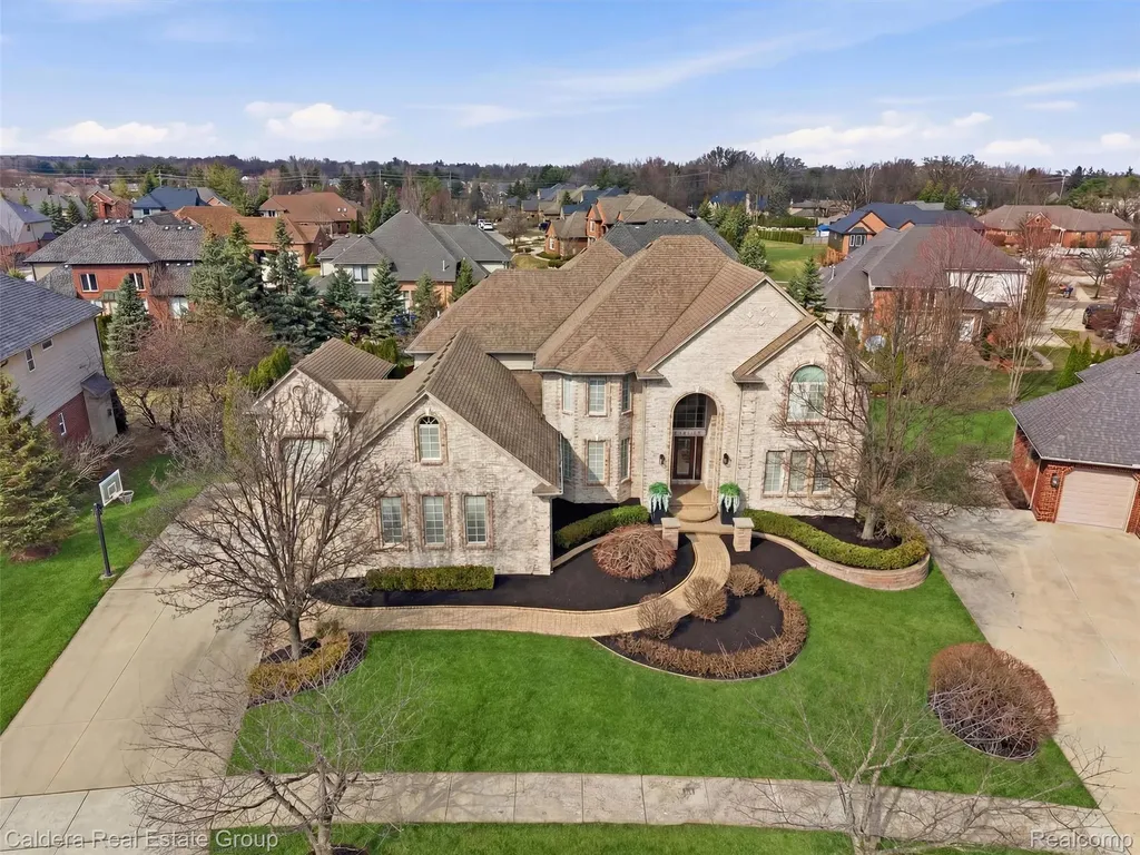 7219 Vista Drive Shelby Charter Township MI 48316