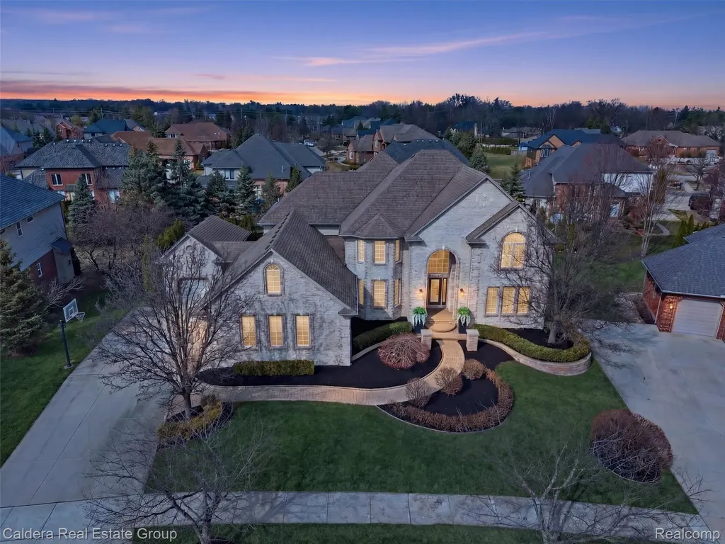 7219 Vista Drive Shelby Charter Township MI 48316