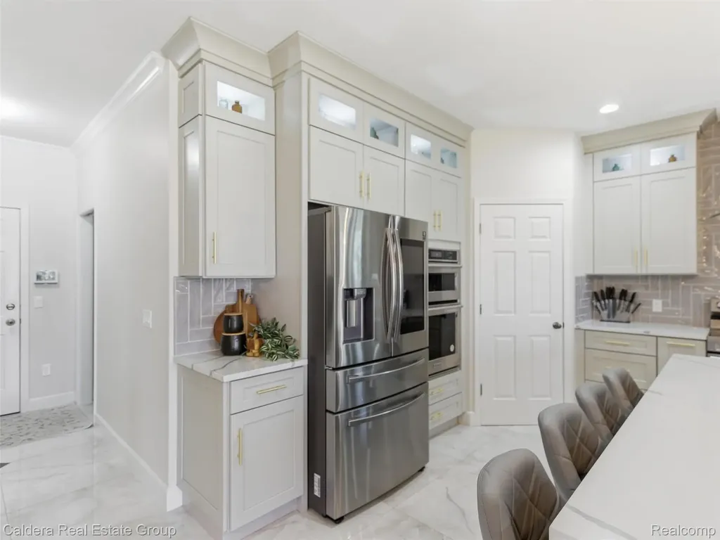 7219 Vista Drive Shelby Charter Township MI 48316