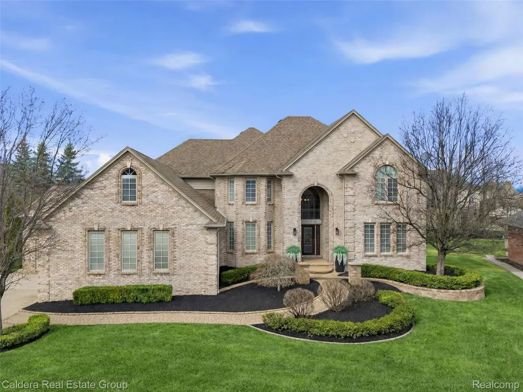 7219 Vista Drive Shelby Charter Township MI 48316