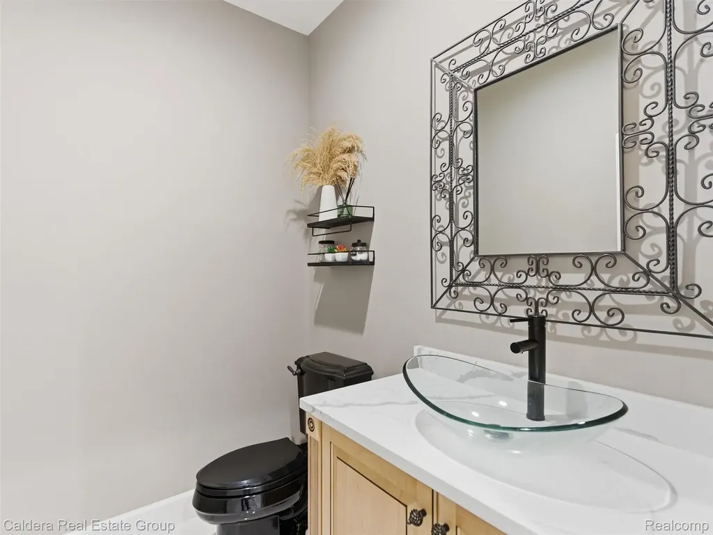 7219 Vista Drive Shelby Charter Township MI 48316