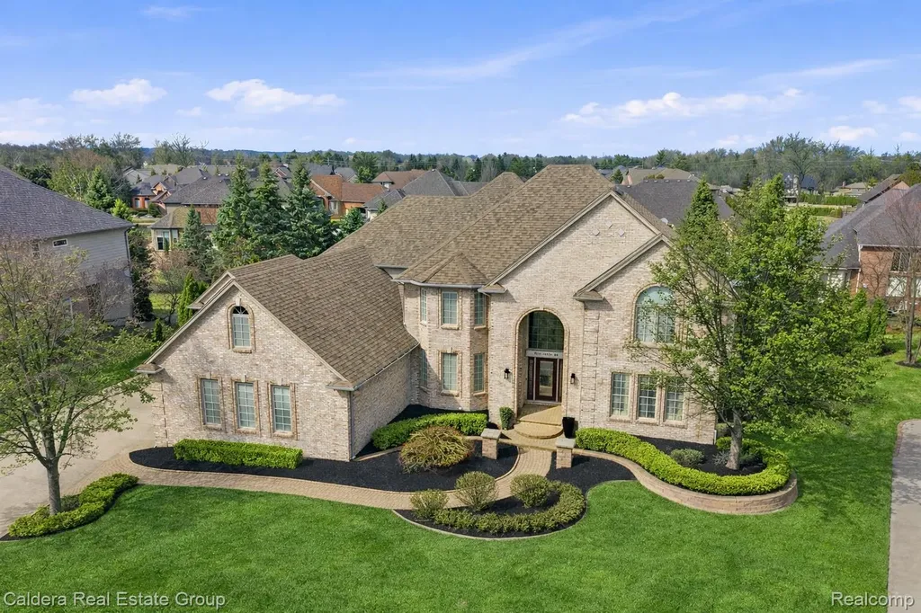 7219 Vista Drive Shelby Charter Township MI 48316