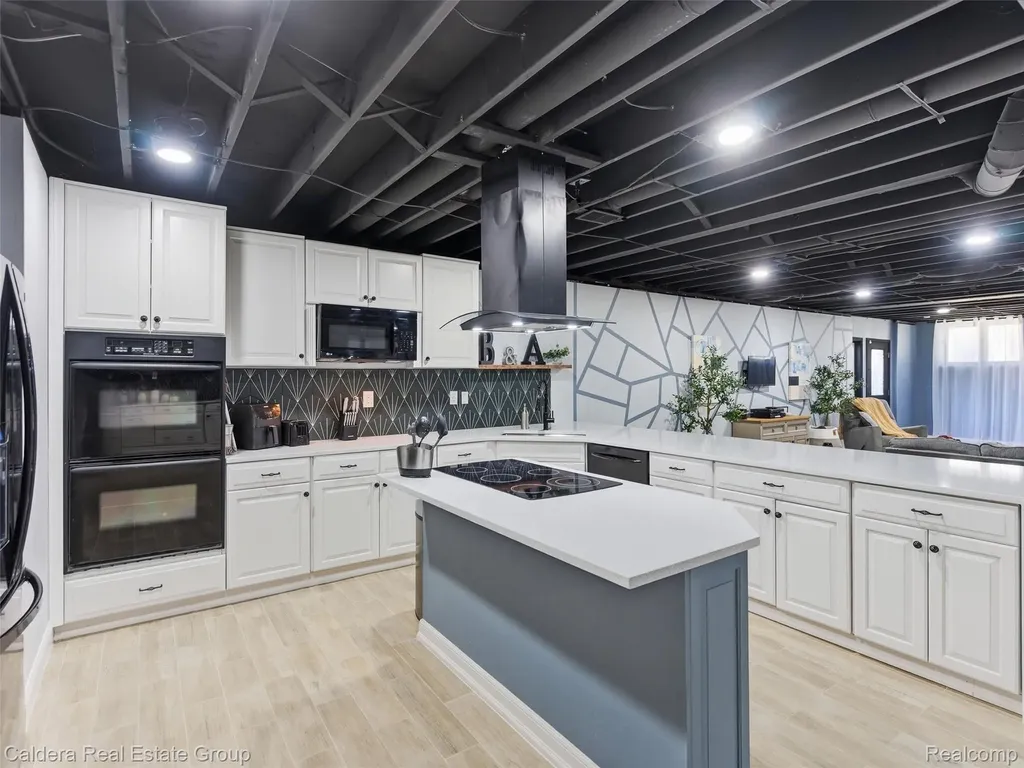 7219 Vista Drive Shelby Charter Township MI 48316