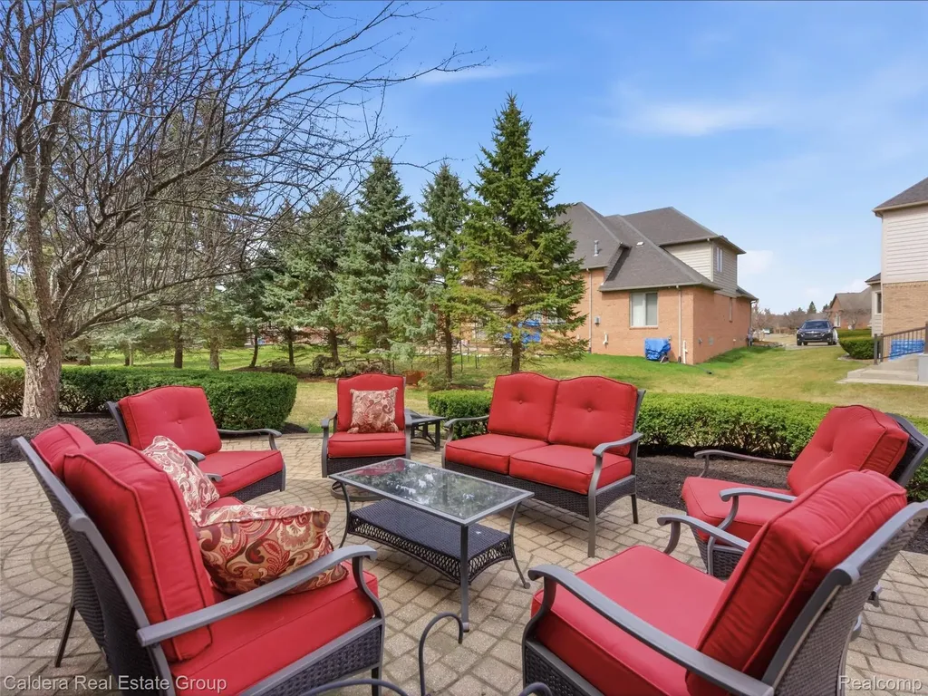 7219 Vista Drive Shelby Charter Township MI 48316