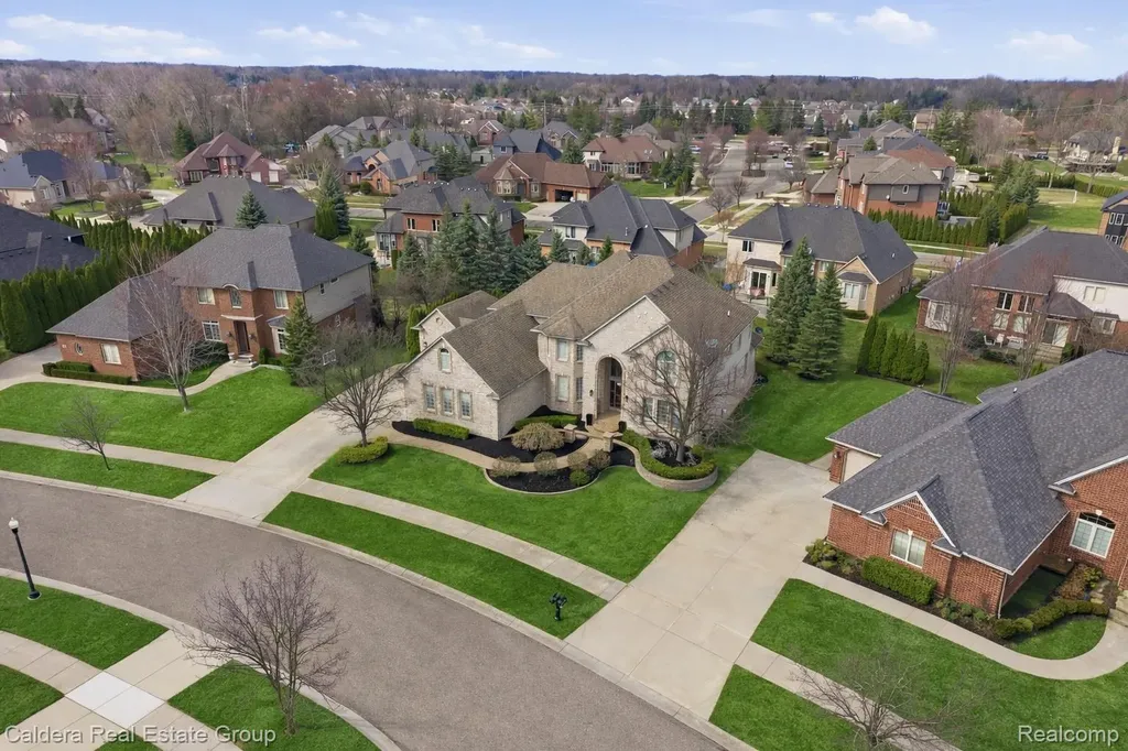 7219 Vista Drive Shelby Charter Township MI 48316
