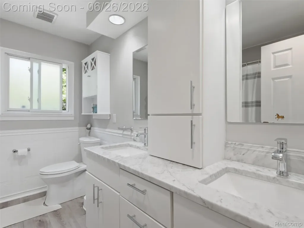40963 Flagstaff Drive Sterling Heights City MI 48313