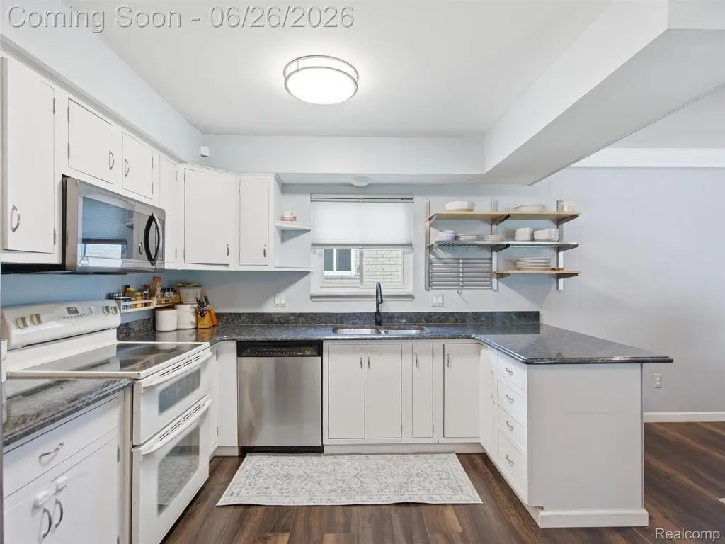 40963 Flagstaff Drive Sterling Heights City MI 48313