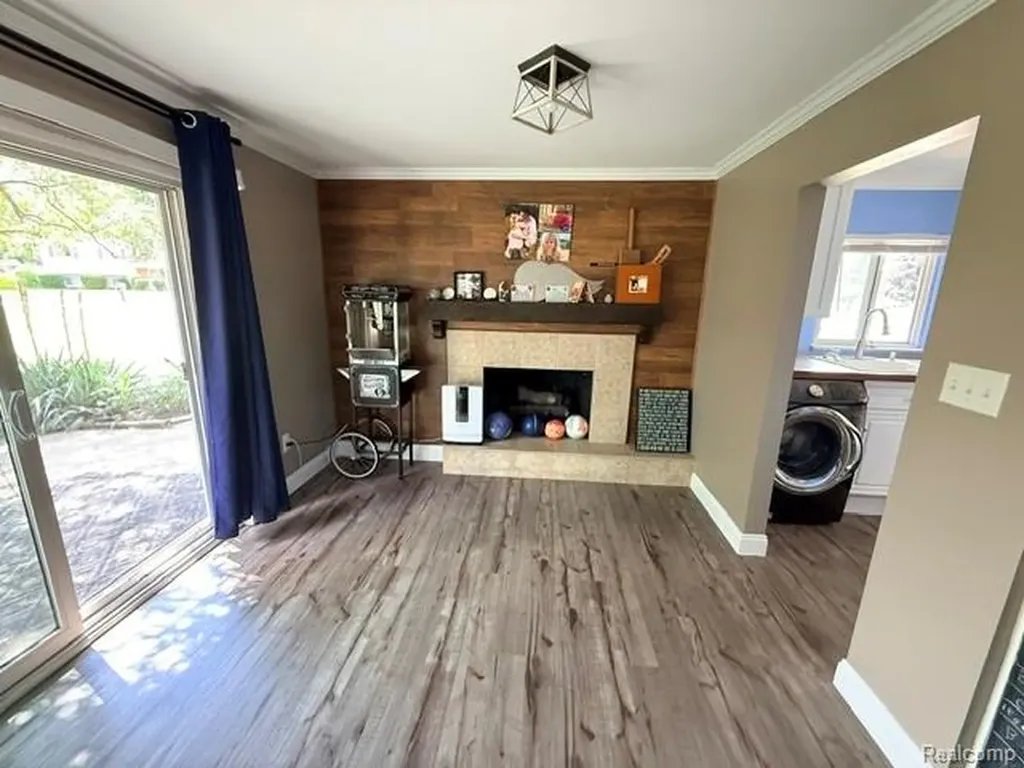 4177 Conne Mara Lane Waterford Charter Township MI 48329