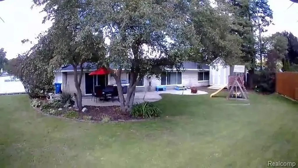 4177 Conne Mara Lane Waterford Charter Township MI 48329