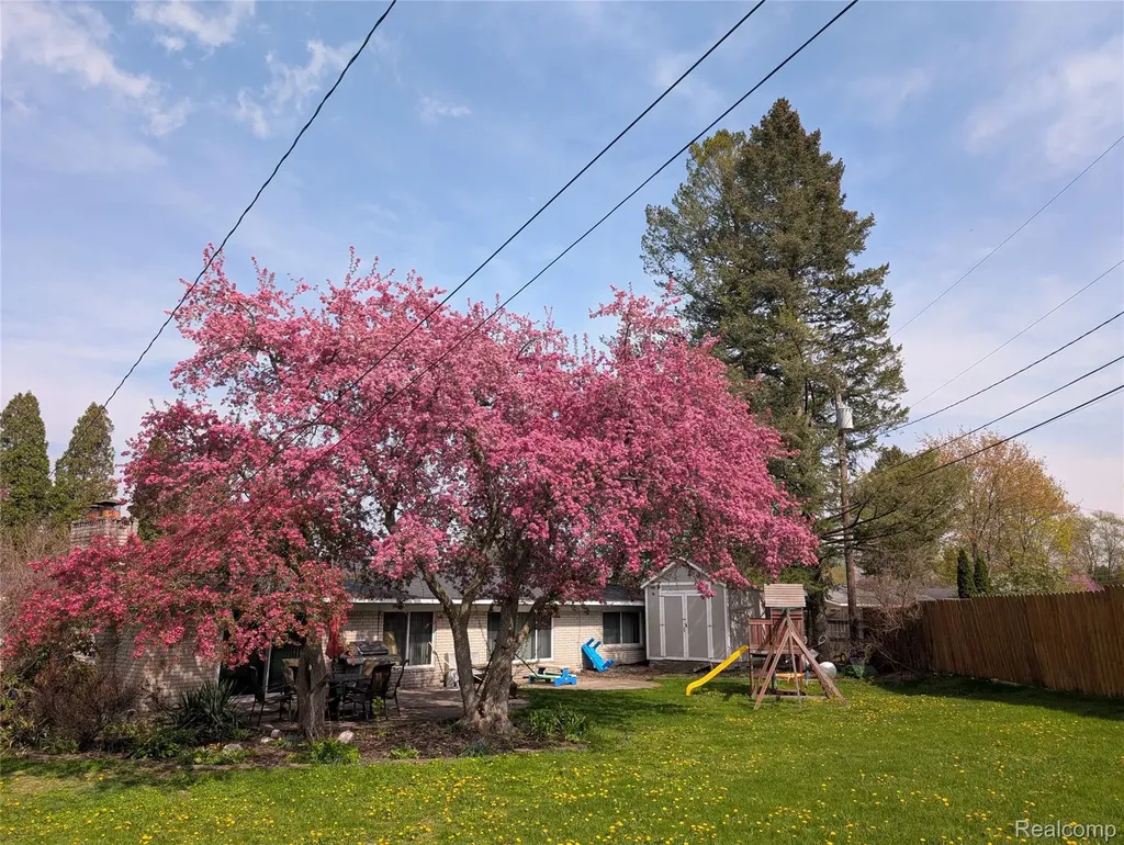 4177 Conne Mara Lane Waterford Charter Township MI 48329