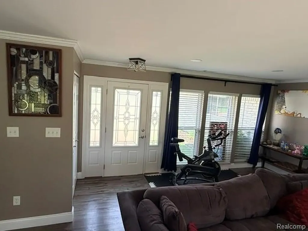 4177 Conne Mara Lane Waterford Charter Township MI 48329