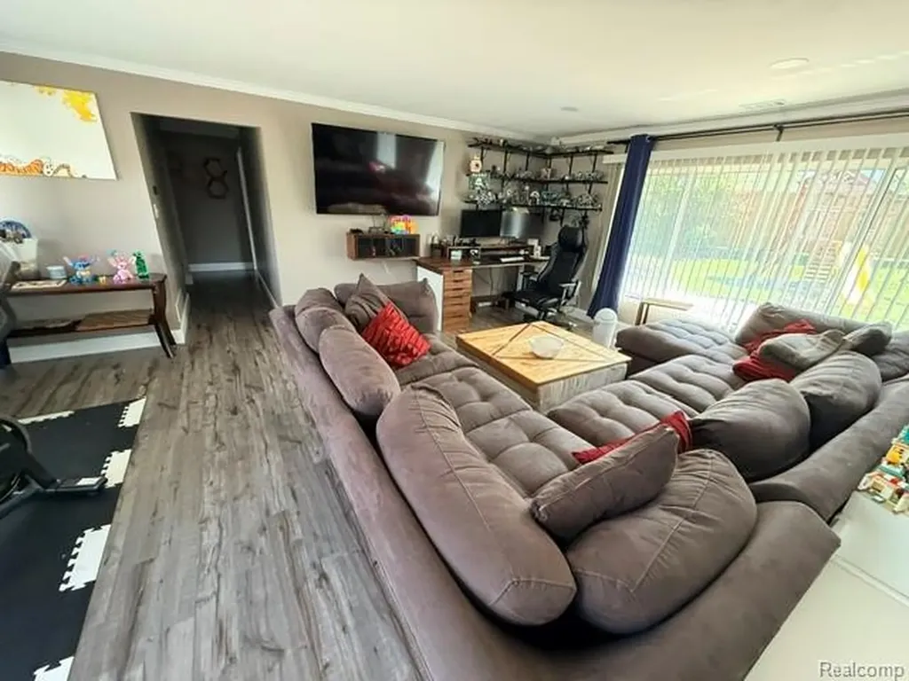 4177 Conne Mara Lane Waterford Charter Township MI 48329