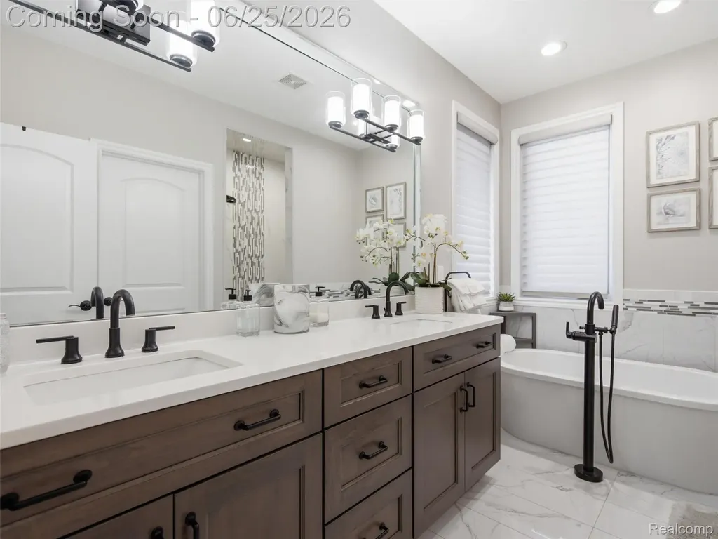 60778 Forest Creek Drive Washington Township MI 48094