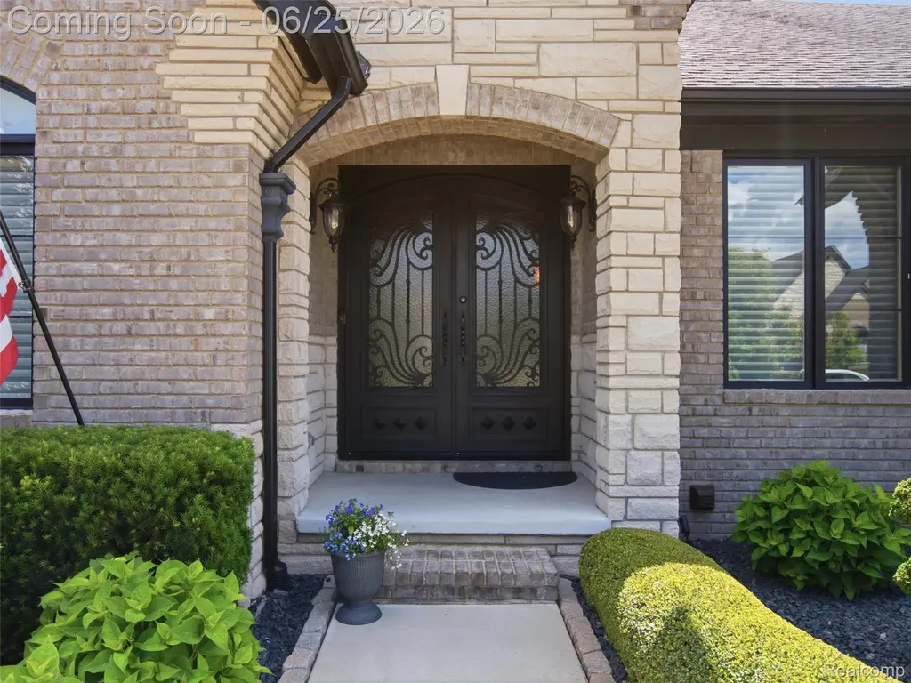 60778 Forest Creek Drive Washington Township MI 48094