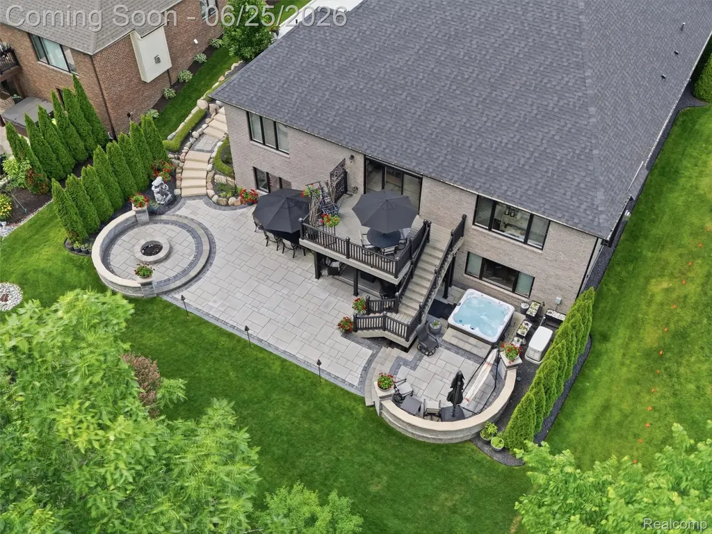 60778 Forest Creek Drive Washington Township MI 48094