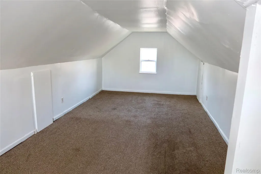 24100 Berry Avenue Warren City MI 48089