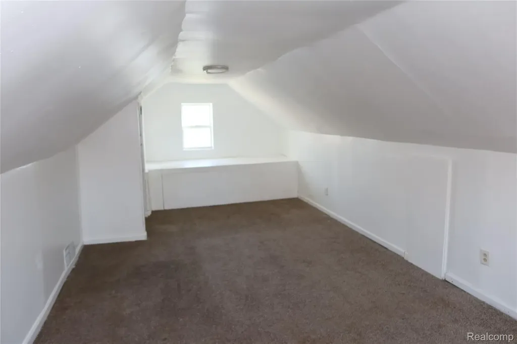 24100 Berry Avenue Warren City MI 48089