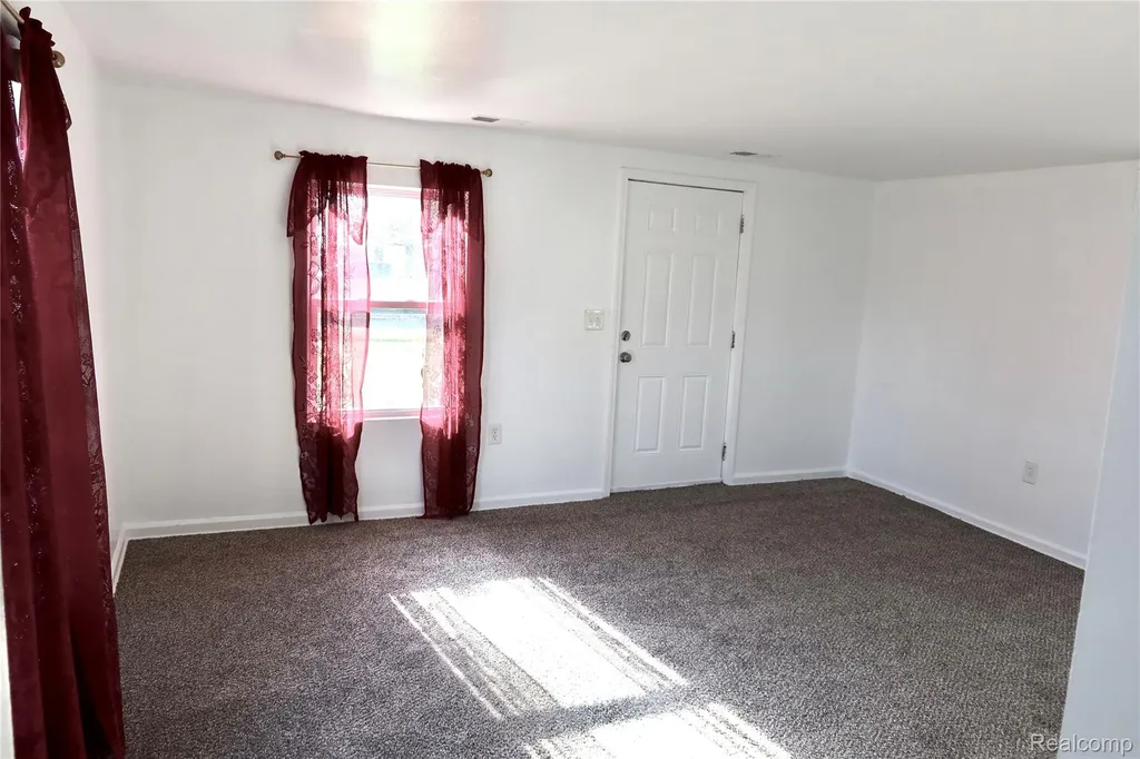 24100 Berry Avenue Warren City MI 48089