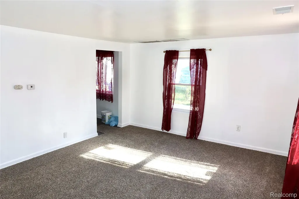24100 Berry Avenue Warren City MI 48089