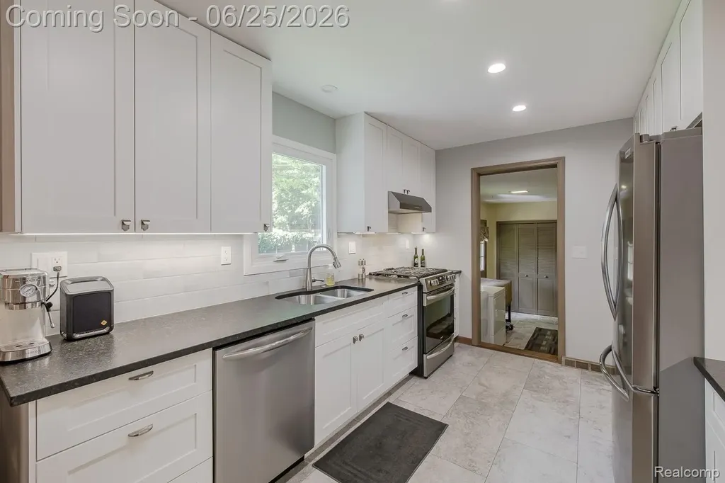 4741 Meadowbrook Avenue Independence Charter Township MI 48348