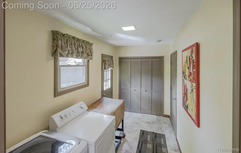 4741 Meadowbrook Avenue Independence Charter Township MI 48348
