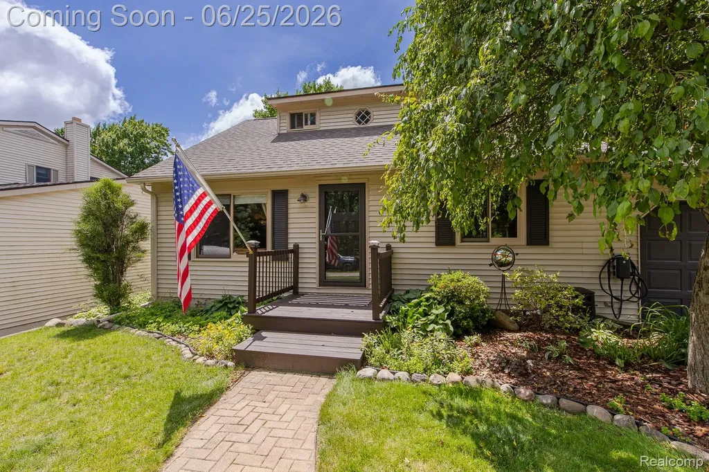 4741 Meadowbrook Avenue Independence Charter Township MI 48348