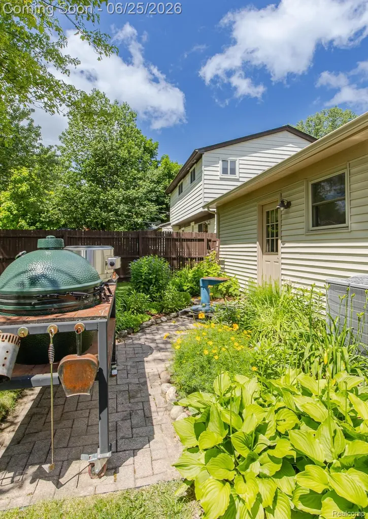 4741 Meadowbrook Avenue Independence Charter Township MI 48348