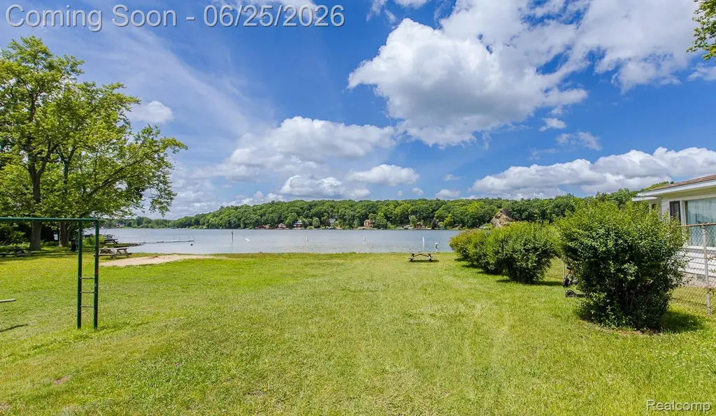 4741 Meadowbrook Avenue Independence Charter Township MI 48348