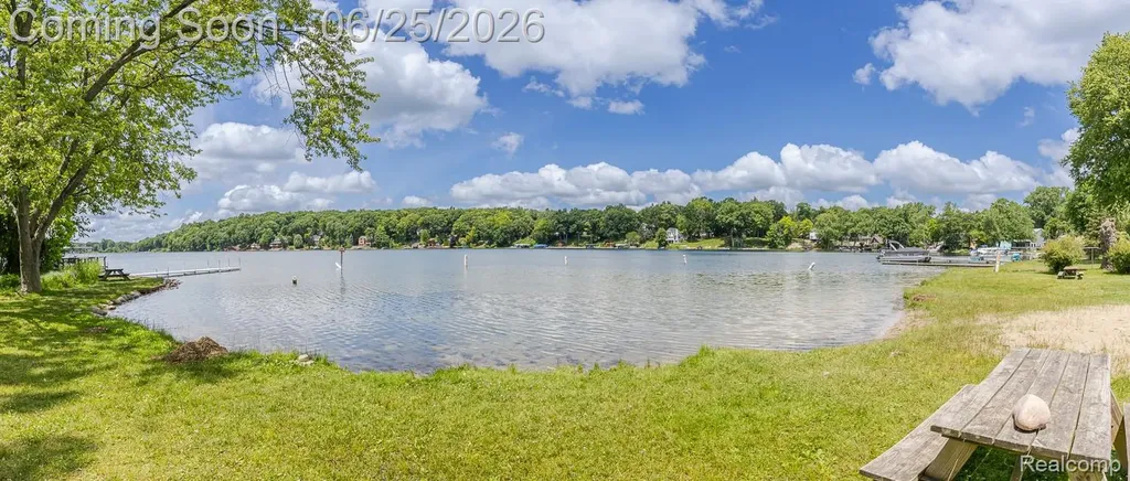 4741 Meadowbrook Avenue Independence Charter Township MI 48348