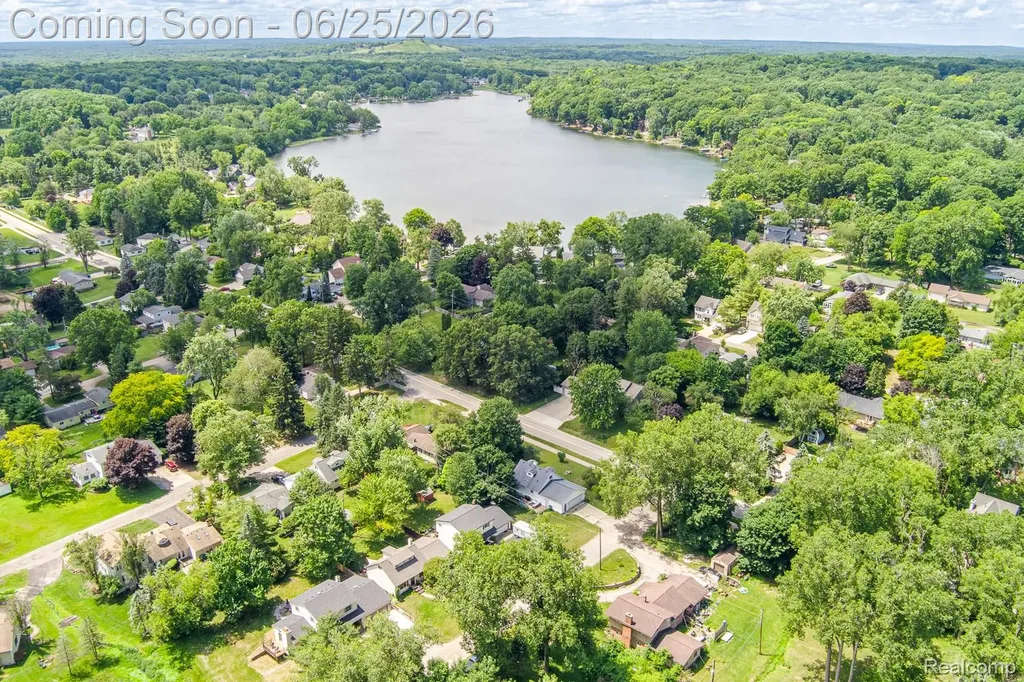4741 Meadowbrook Avenue Independence Charter Township MI 48348