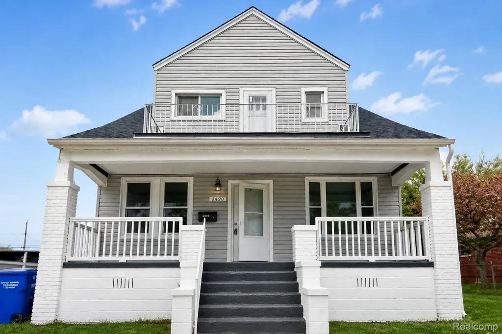 8469 Westminster Avenue Warren City MI 48089