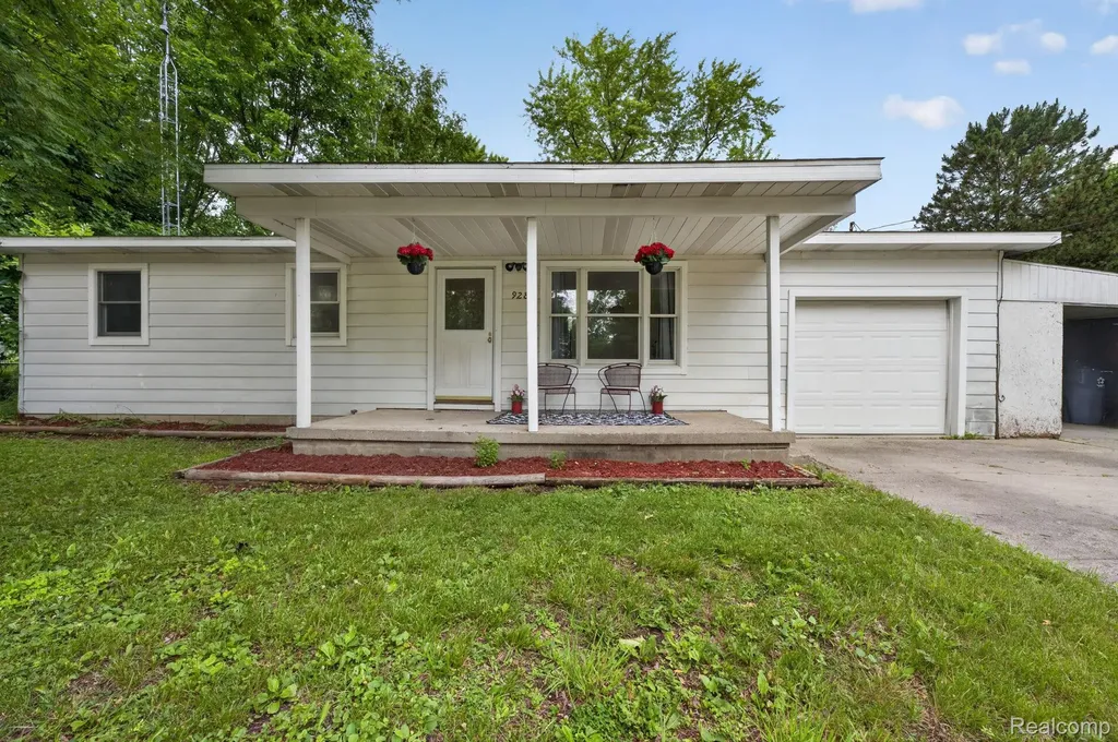 9288 Hilda Lane Clayton Charter Township MI 48433