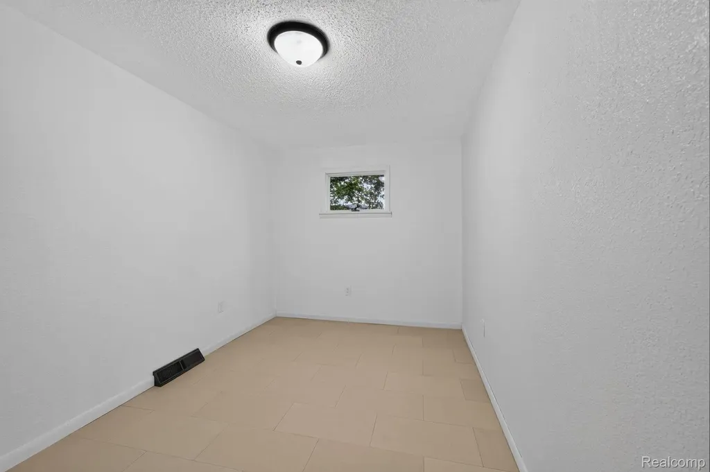9288 Hilda Lane Clayton Charter Township MI 48433