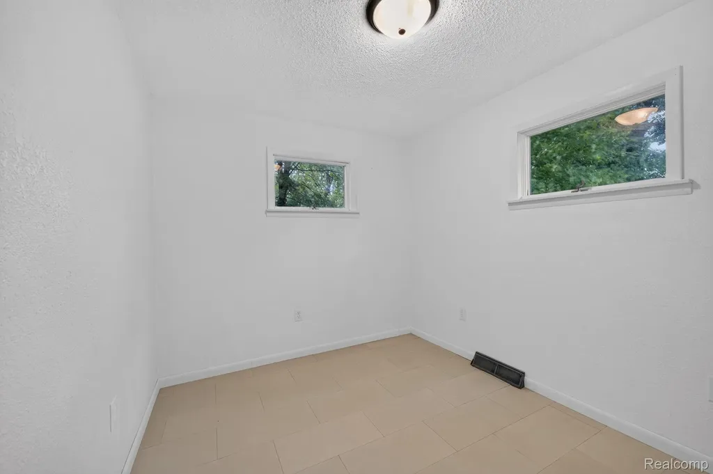 9288 Hilda Lane Clayton Charter Township MI 48433