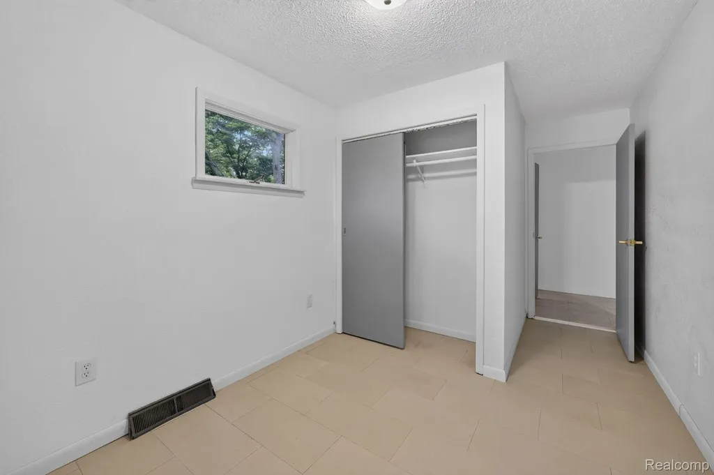 9288 Hilda Lane Clayton Charter Township MI 48433