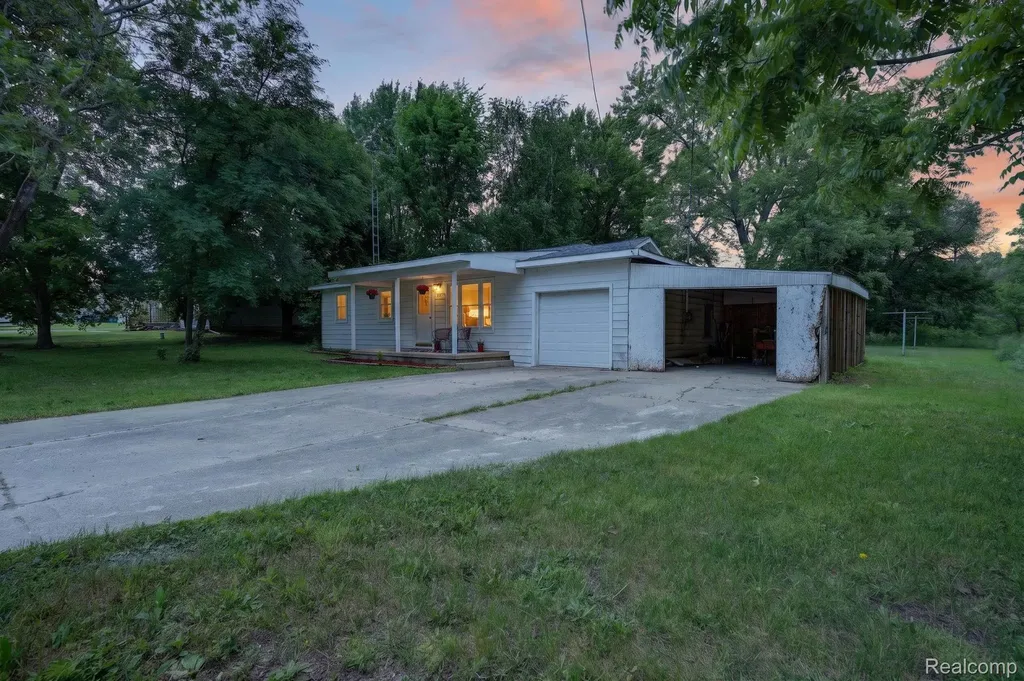 9288 Hilda Lane Clayton Charter Township MI 48433