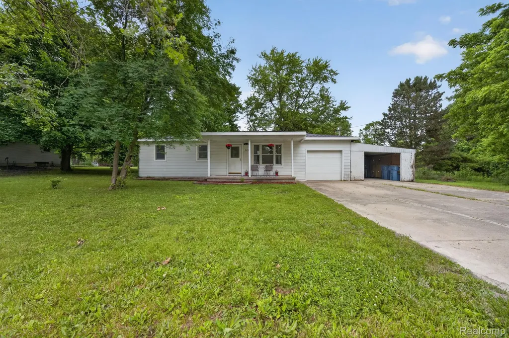 9288 Hilda Lane Clayton Charter Township MI 48433