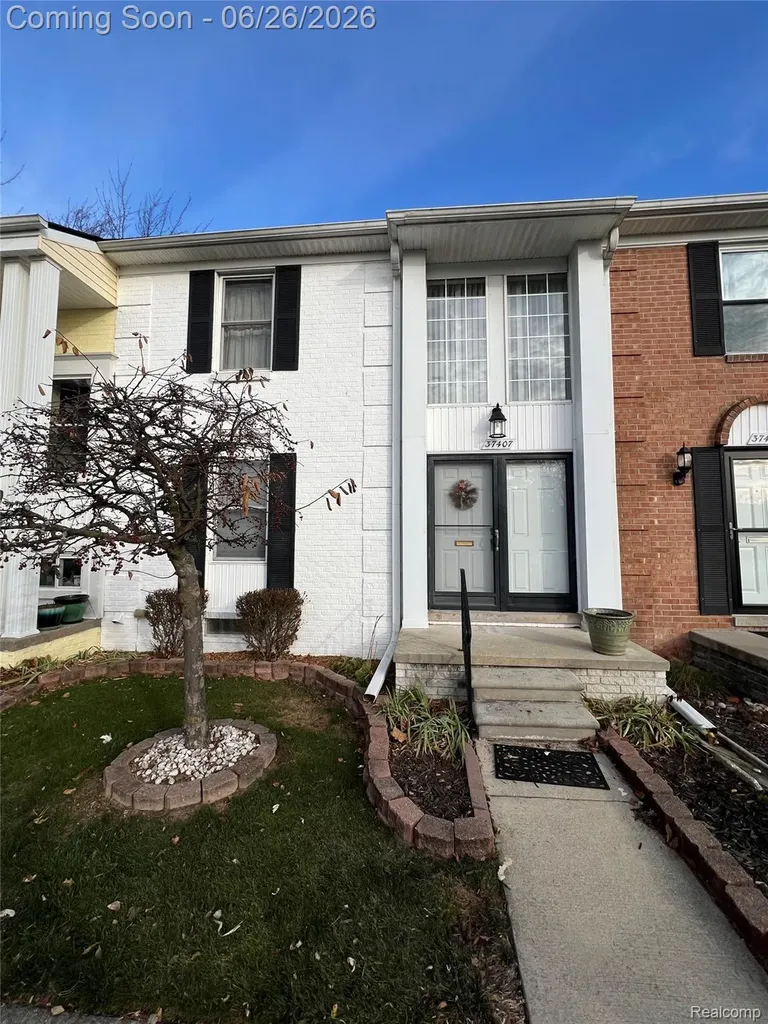 37407 Charter Oaks Boulevard Clinton Charter Township MI 48036