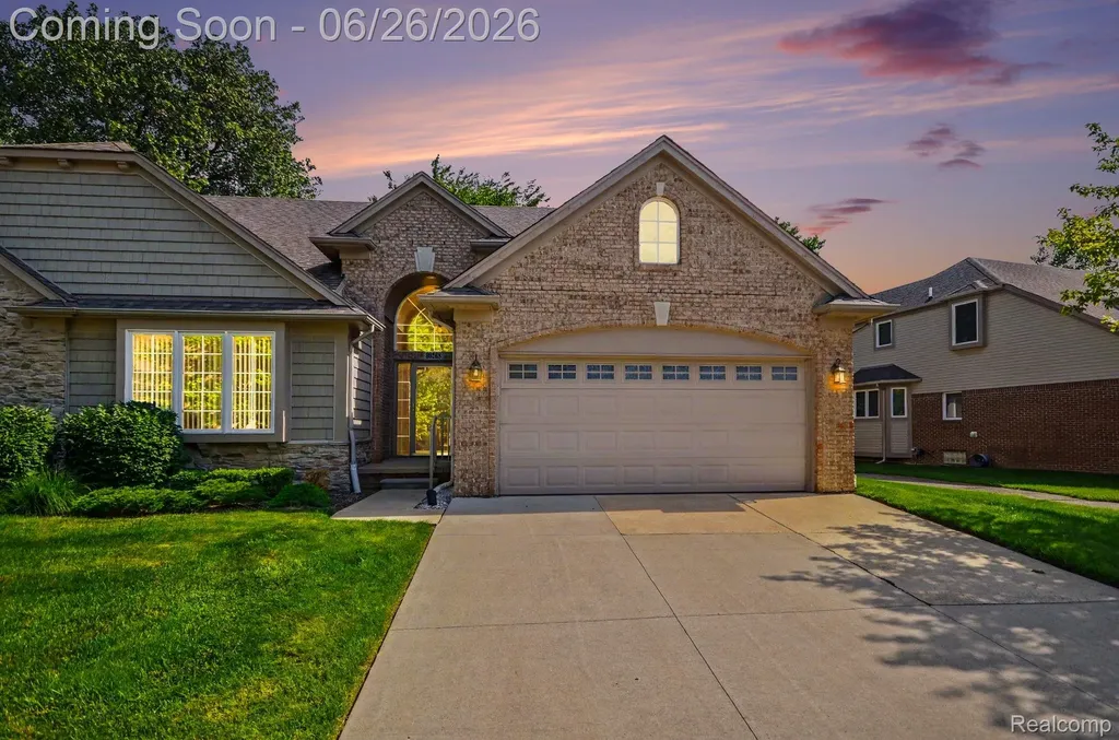 30268 Berghway Trail Warren City MI 48092