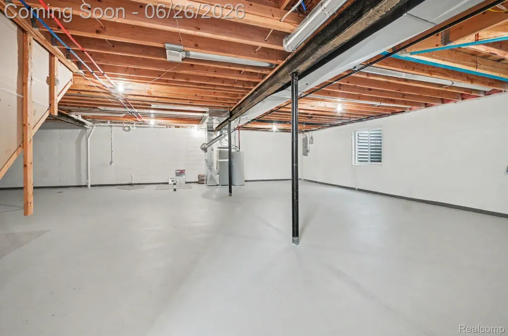30268 Berghway Trail Warren City MI 48092
