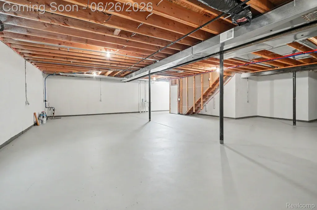 30268 Berghway Trail Warren City MI 48092