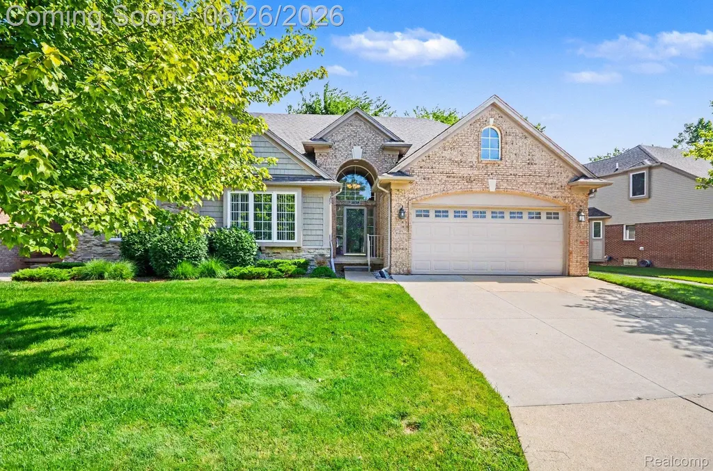 30268 Berghway Trail Warren City MI 48092