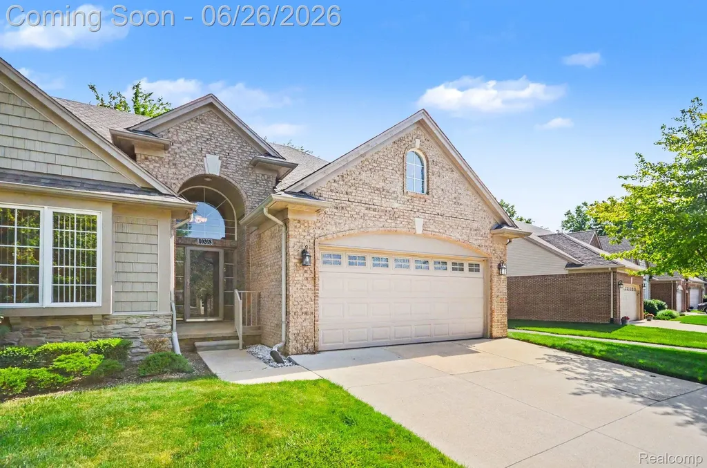 30268 Berghway Trail Warren City MI 48092