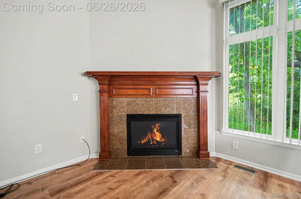 30268 Berghway Trail Warren City MI 48092