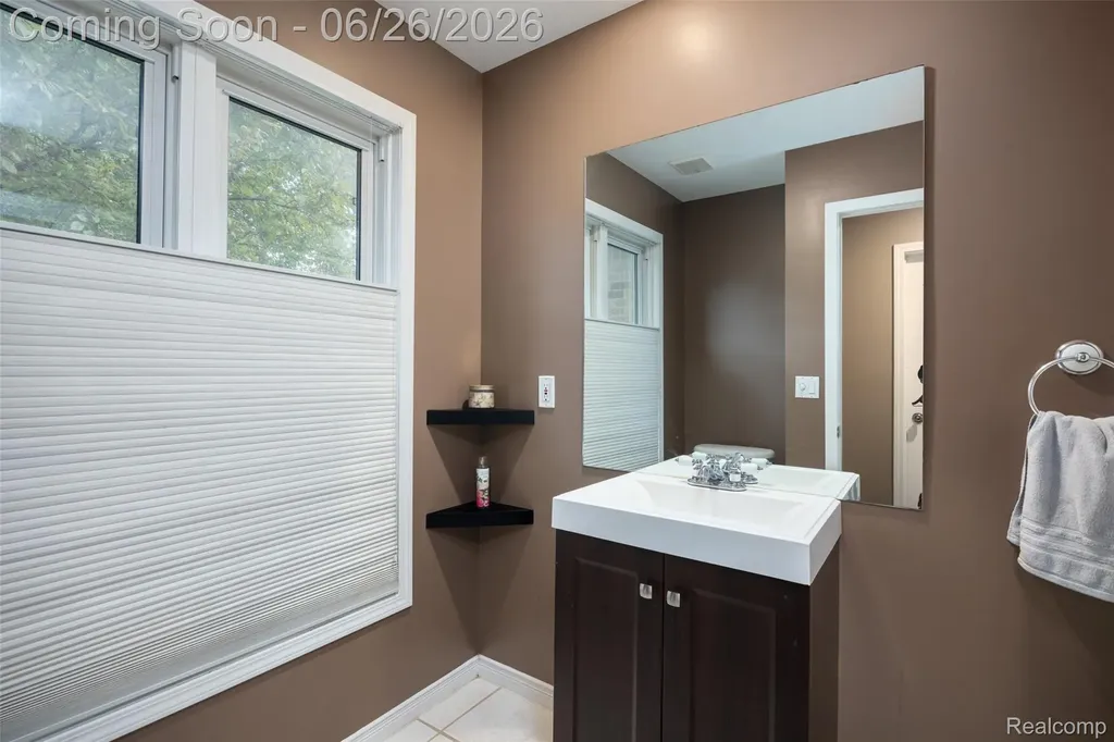 18570 Hollie Drive Macomb Township MI 48044