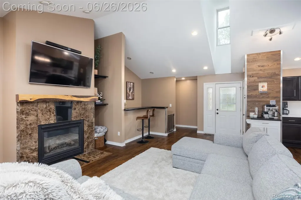 18570 Hollie Drive Macomb Township MI 48044